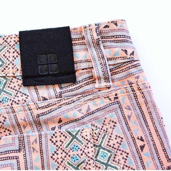 • {Insight} Van Dam Tribal Print Shorts - Picture 4 of 5